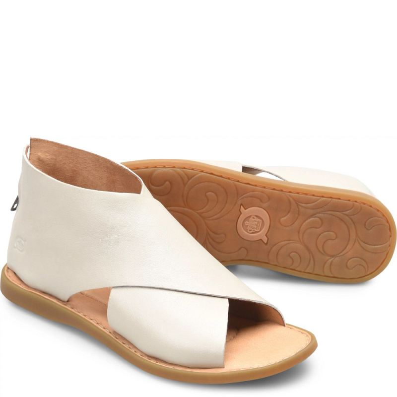 Born Women's Iwa Sandals - Light Gold (Metallic)