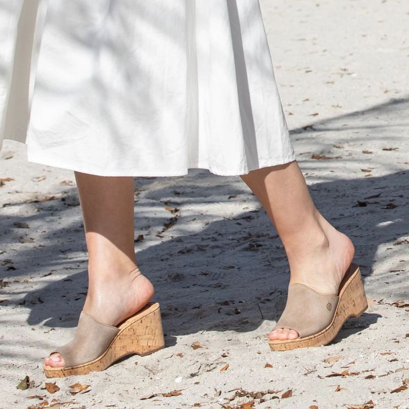 Born Women's Lilah Sandals - Cream Visone Distressed (Tan)